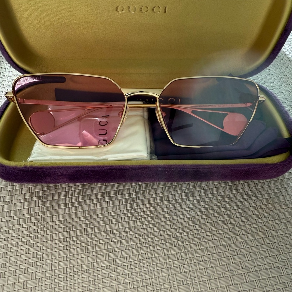 Gucci Gold and pink Sunglasses
